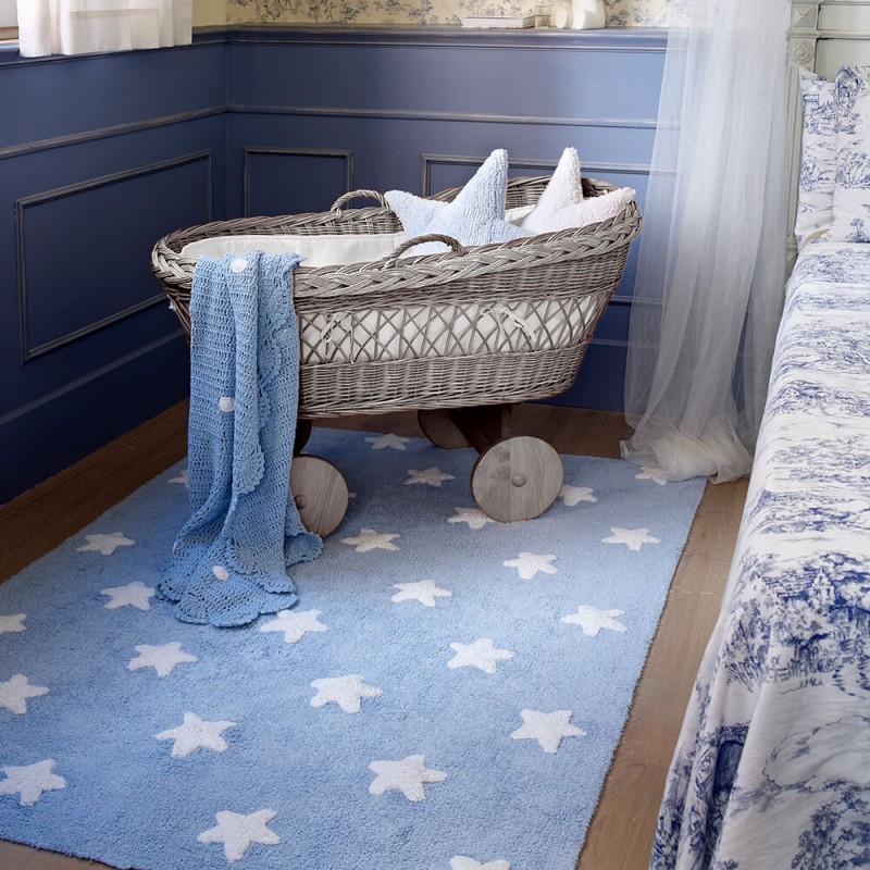 ▷ Alfombra infantil lavable azul estrellas blancas de Lorena Canals